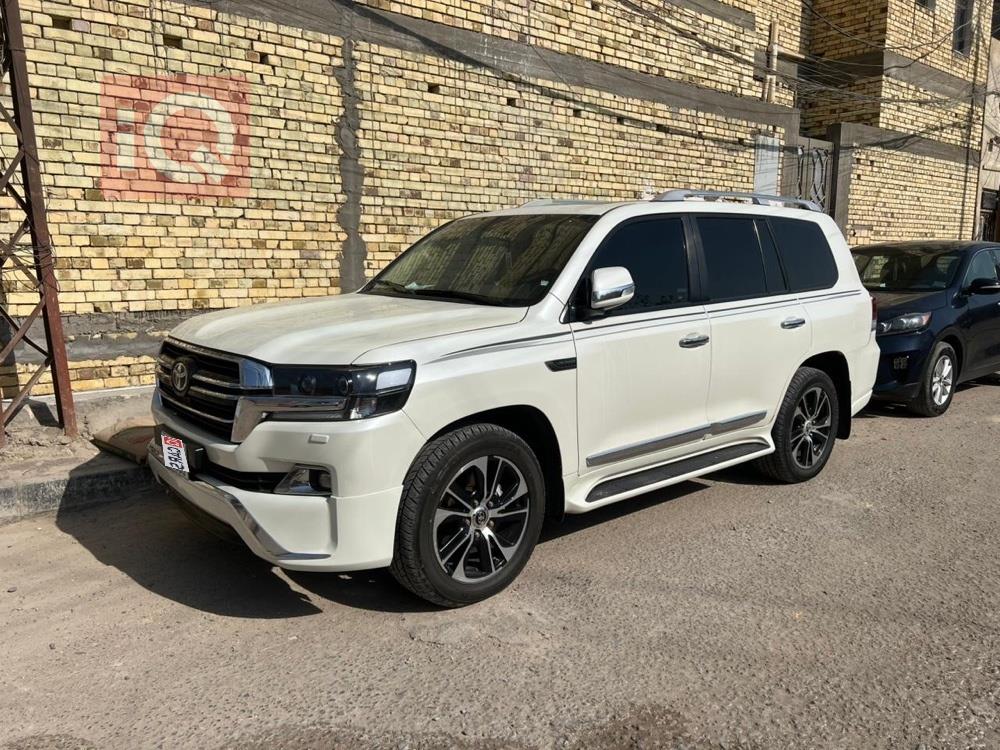 تويوتا لاندكروزر